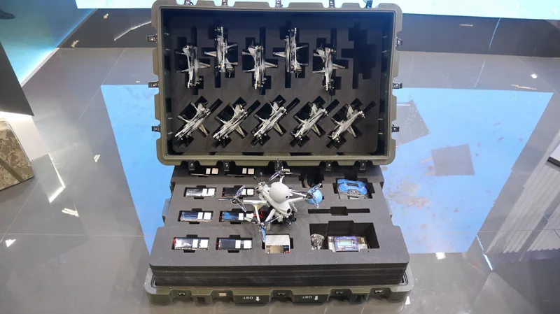 Kleine Drohnen wie diese Quadrokopter sind heute Massenware.