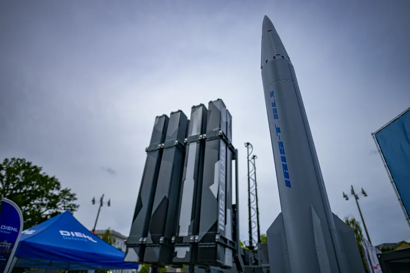 Auch eine Möglichkeit der Abwehr ballistischer Raketen: IRIS-T von Diehl Defence.