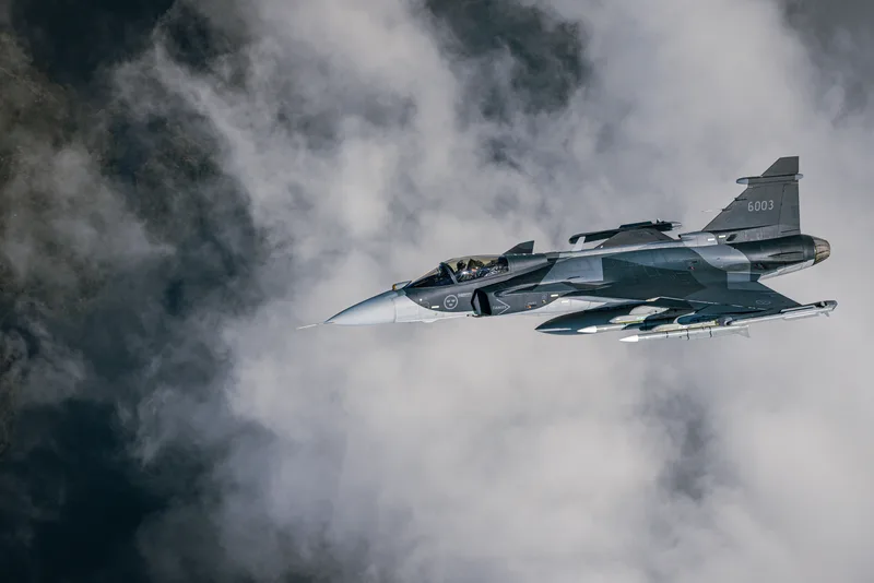 Ein Mehrzweckkampfflugzeug des Typs Gripen E von Saab.