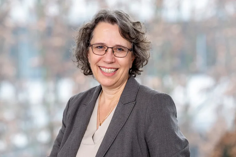 Michèle Knodt, Professorin für Politikwissenschaft an der TU Darmstadt ist Direktorin des Anwendungs- und Transferzentrums Digital Resilience Xchange, klärt über Katastrophenmanagement auf.