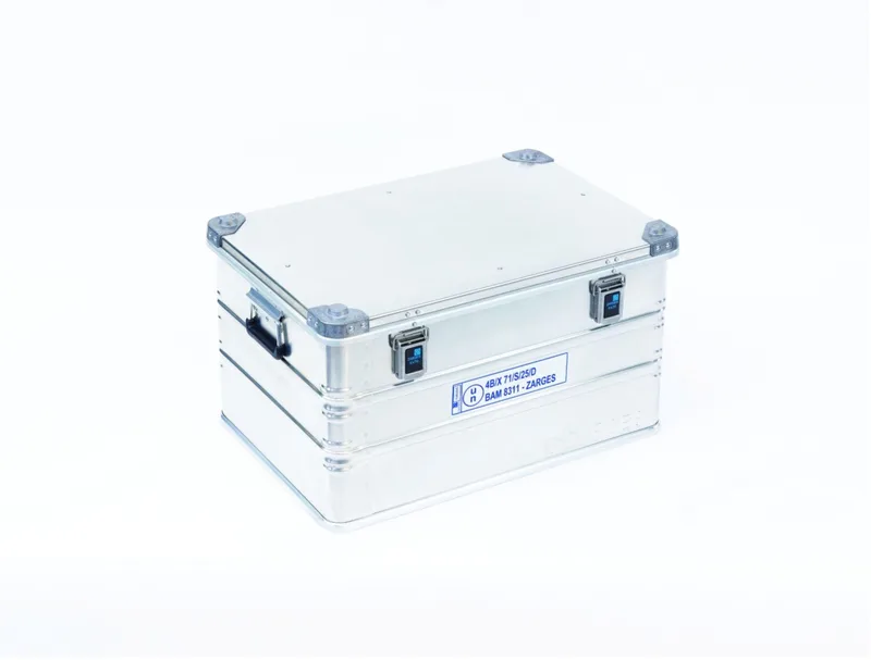 Die Akku Safe Universal XL von ZARGES.