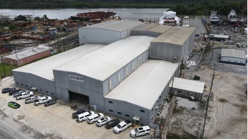 Blick auf die Halimar Shipyards.
