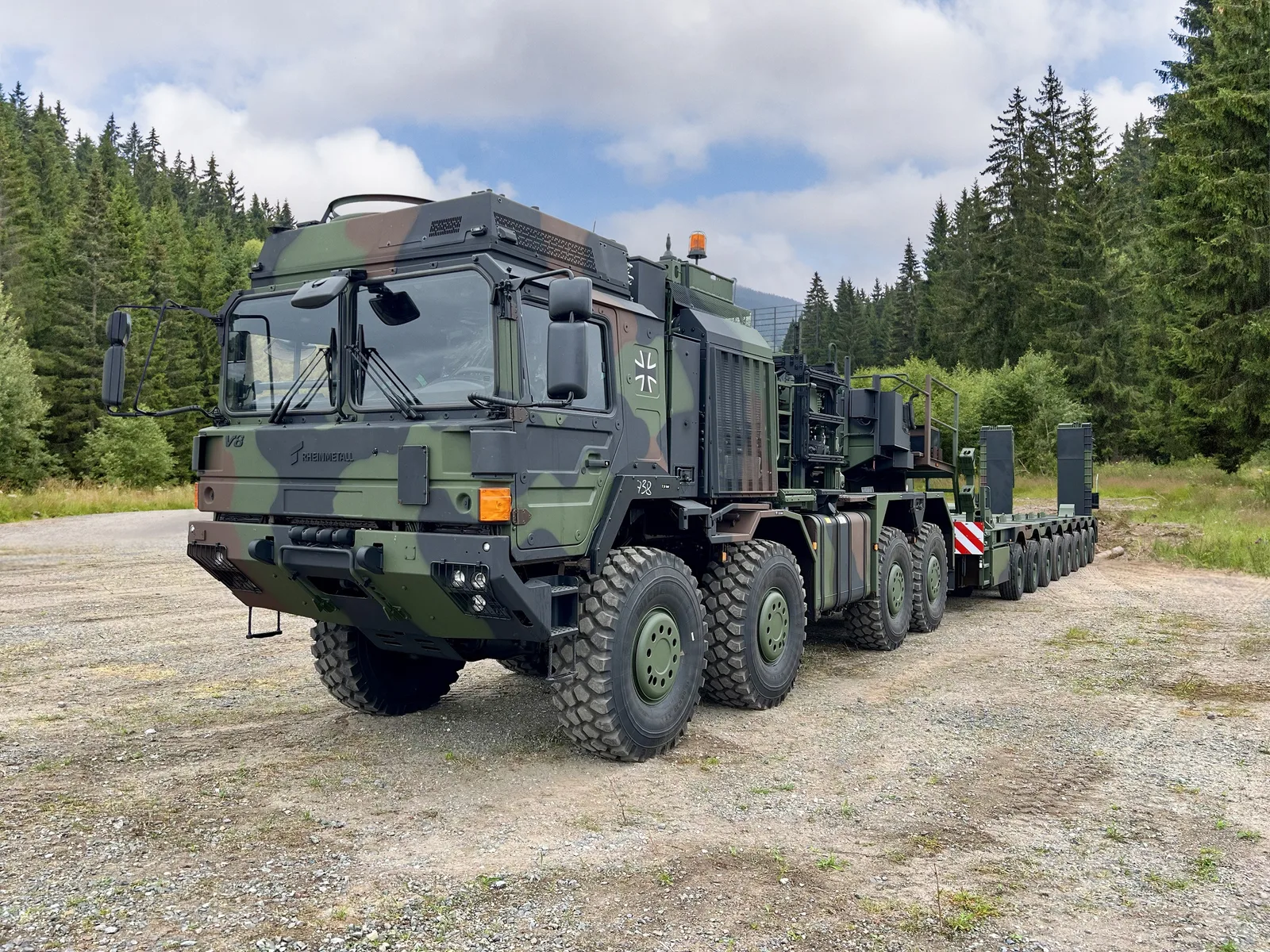 Ein Schwerlasttransporter des Typs Elefant 2 von Rheinmetall.