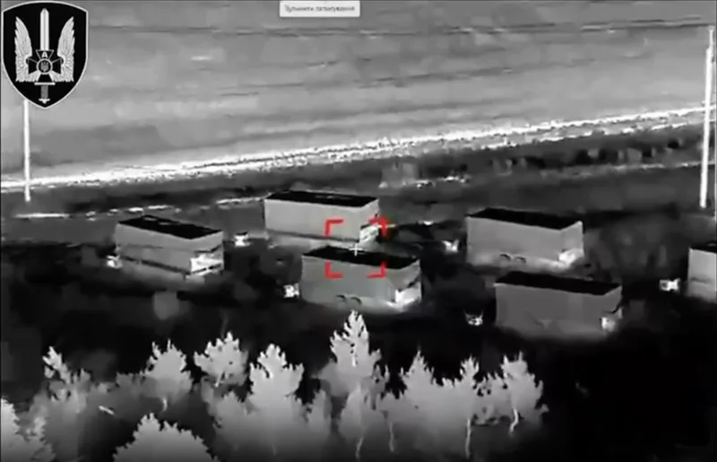 In einem durch den ukrainsichen Geheimdienst veröffentlichten Video sind sechs Anhänger und deren Beschuss zu sehen, in denen sich Komponenten des russischen Störsenders Volna Kupol Garant befinden, mit dem Russland den ukrainischen Kommunikationsvorteil durch Starlink-Satelliten zunichtemachen will.