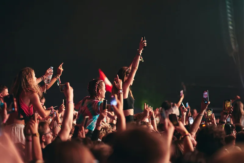 Der DRK-Sanitätsdienst war beim Musikfestival Nature One 2026 in Kastellaun rund um die Uhr im Einsatz.