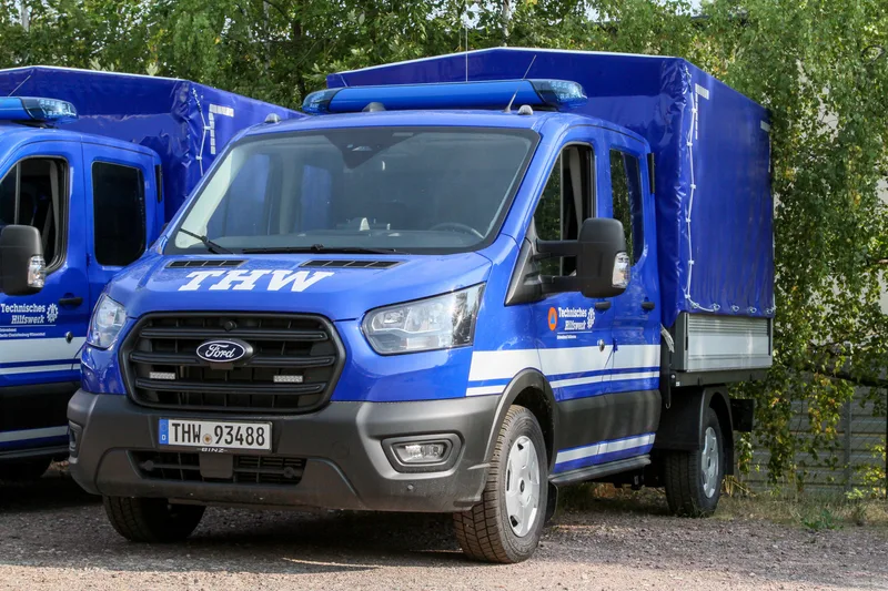 Die neuen Mannschaftslastwagen (MLW) des THW bieten Platz für Einsatzkräfte und Ausrüstung in einem Fahrzeug.