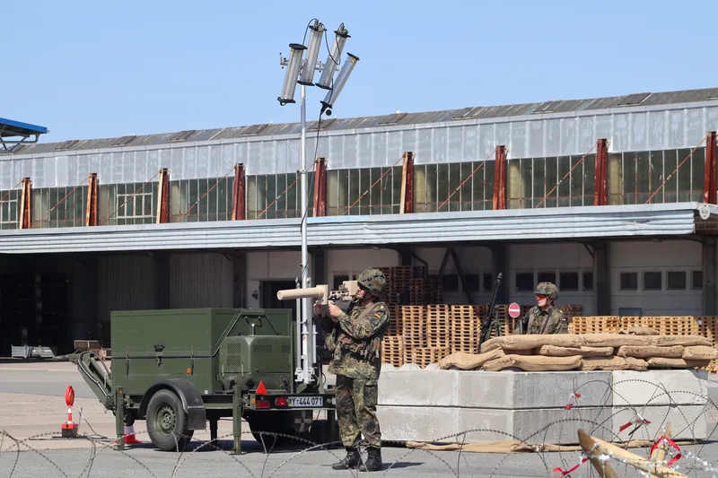 Auch die Bundeswehr könnte kritische Infrastruktur vor Drohnen beschützen – wie hier bei einer Übung im Hafen von Rostock.