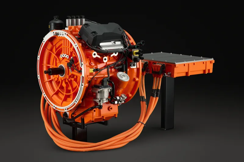 Elektrisches Antriebssystem für Militärfahrzeuge mit orangefarbener Antriebseinheit, Leistungselektronik und Hochspannungskabeln
