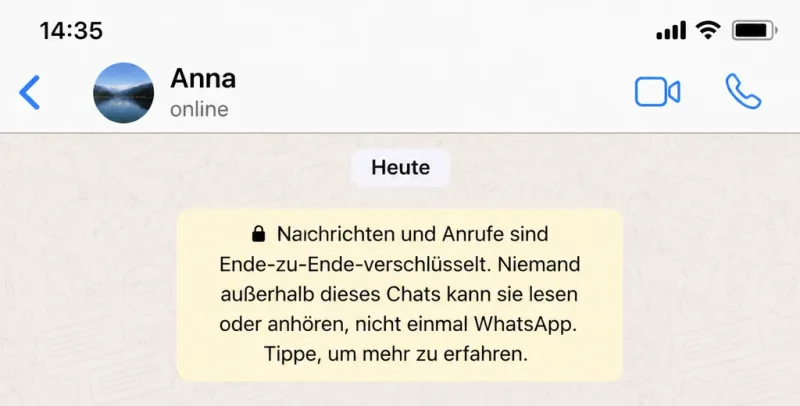 Chat Control: WhatsApp-Chatverlauf auf einem Smartphone mit sichtbarem Hinweis zur Ende-zu-Ende-Verschlüsselung der Nachrichten