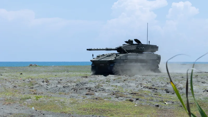 Ein Sabrah FSV der philippinischen Armee bei einer Schießübung am 2. Mai 2025. Es handelt sich um eine Konfiguration der „ASCOD-Light“-Serie der zweiten Generation des ASCOD-Systems.