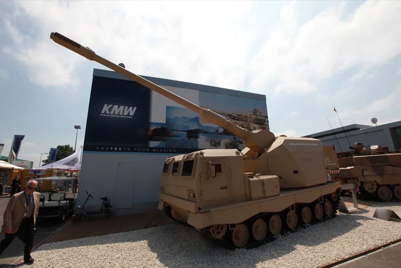 Der Donar SPH wurde auf der Eurosatory 2010 ausgestellt. Er nutzte eine Fahrerhaus- und Pritschenaufbau-Konfiguration der ersten Generation der ASCOD-Baureihe, bekannt als „Pizarro Cargo“.