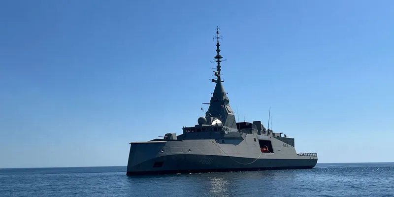 Die neue griechische Fregatte Kimon (Kennung F601) aus Frankreich.