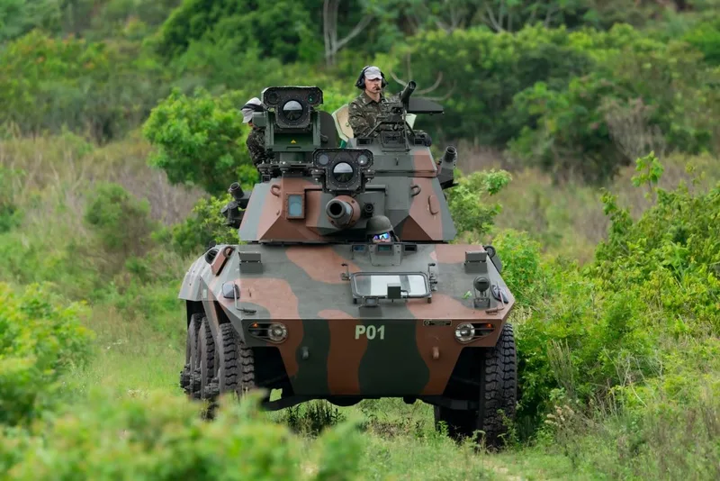 A prototype of the modernised EE-9 Cascavel NG, recognisable by the improved commander and gunner sights.