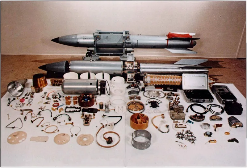 Taktische Atomwaffen: Die Atombombe B61 besteht angeblich aus 5919 Teilen, von denen viele regelmäßig überprüft oder ausgetauscht werden müssen. (US-Regierungsgemeinfreiheit)