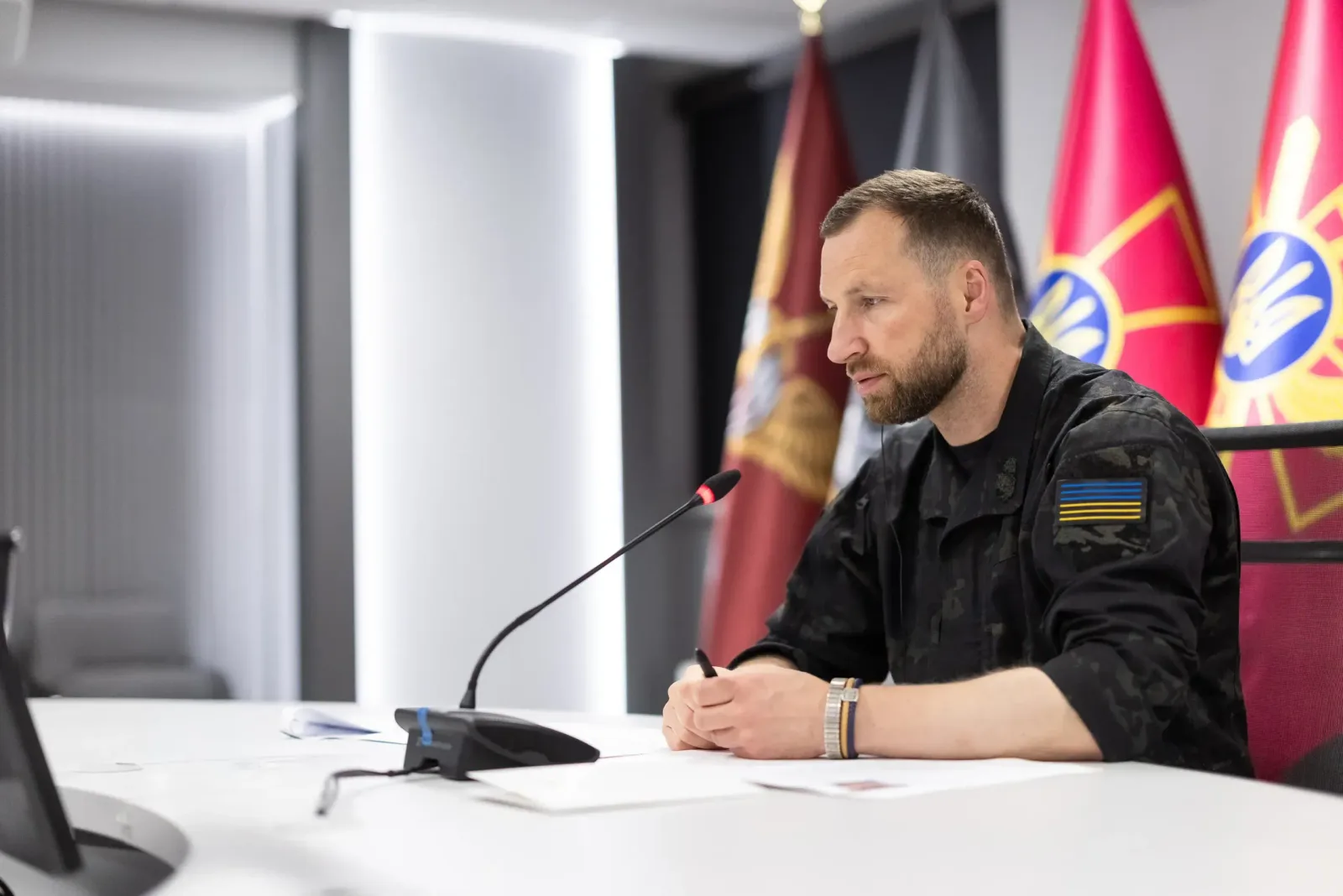 Jewhenij Chmara, der Verteidigungsminister der Ukraine – sprach mit NATO-Generalsekretär Mark Rutte vor dem Ramstein-Treffen über mangelnde Luftverteidigungsfähigkeiten.