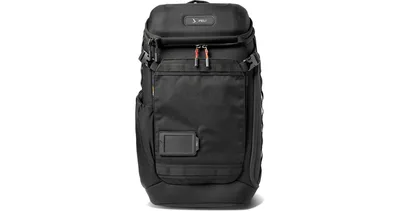 Schwarzer Peli Aegis PX35 Creator Backpack in Frontalansicht mit Markenlogo und Sichtfenster vor weißem Hintergrund