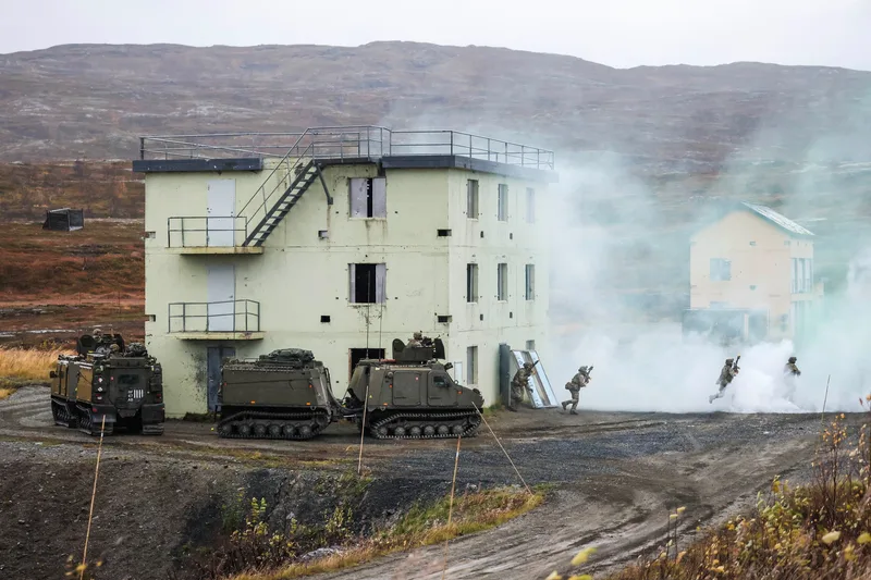 Royal Marines rehearsing fighting in built up areas (FIBUA) tactics in Norway during Exercise ‘Tarasiss’ on 5 October 2025. The UK operates as the framework nation for the JEF.