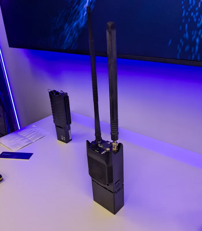 The Thales Storm 2 system can jam RF-controlled threats such as IEDs and FPV drones to a typical range of 200 m within a form factor the size of a handheld radio weighing 2 kg instead of a backpack system weighing 20 kg.