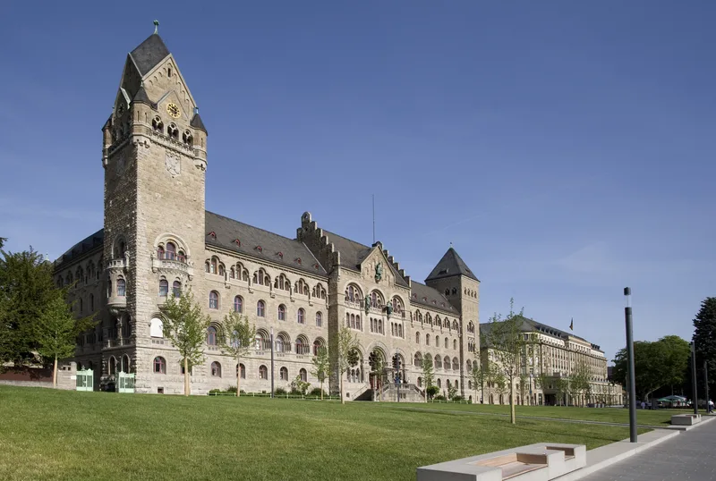 Hauptsitz des Bundesamtes für Ausrüstung, Informationstechnik und Nutzung der Bundeswehr im historischen Regierungsgebäude in Koblenz