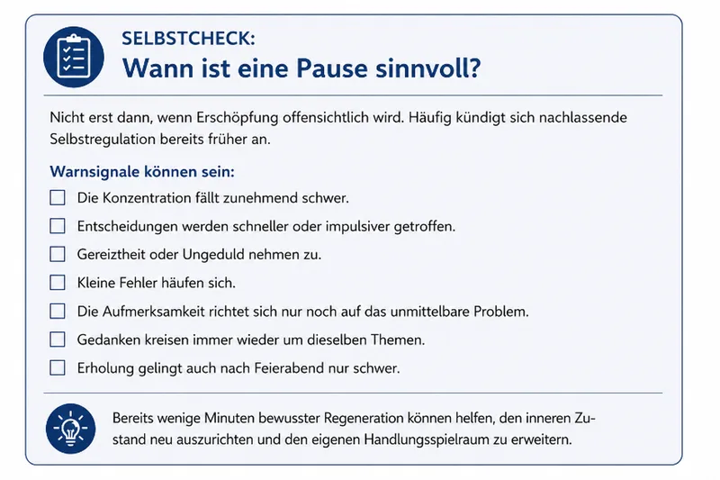 Infografik mit dem Titel Selbstcheck listet Warnsignale für Erschöpfung und Tipps zur Regeneration im Arbeitsalltag auf