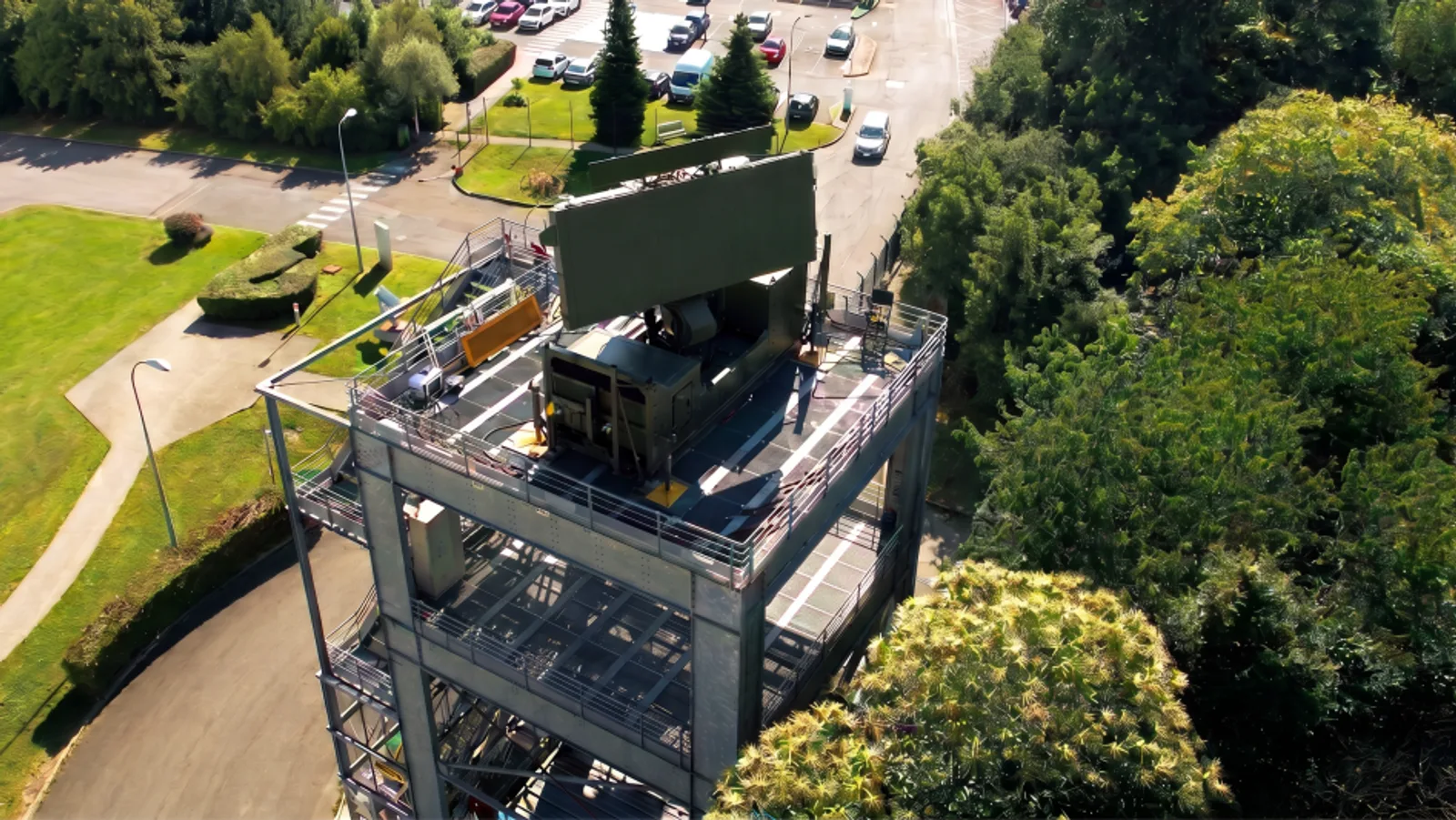 A Thales Ground Master 400 radar. Four GM400α versions of this system and a GM200 MM/A radar have been ordered to strengthen the Irish Defence Forces’ recognised air picture.