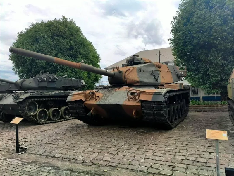 M60A3 preserved as a monument at the Escola de Aperfeiçoamento de Sargentos das Armas (EASA; ENG: Sergeant Improvement School), based in Cruz Alta, Rio Grande do Sul.