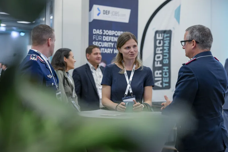 Luftwaffe und Industrie haben jetzt die Gelegenheit in Berlin, über zukünftige Technologien der Luftkriegsführung zu sprechen.