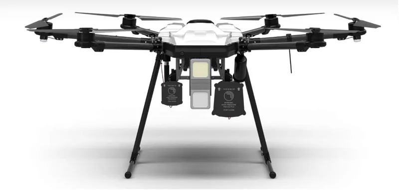 Abfangdrohne DroneHunter F700 von Fortem Technologies mit Radarsensorik und Netzwerfer zur Drohnenabwehr im Flug