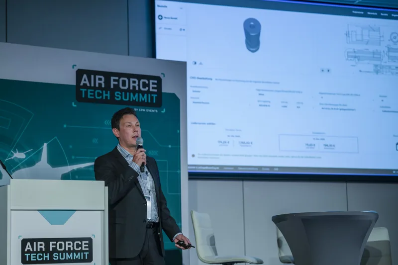 Ralf Hotter vom Münchner Technologieunternehmen Spanflug hat beim Air Force Tech Summit 2026