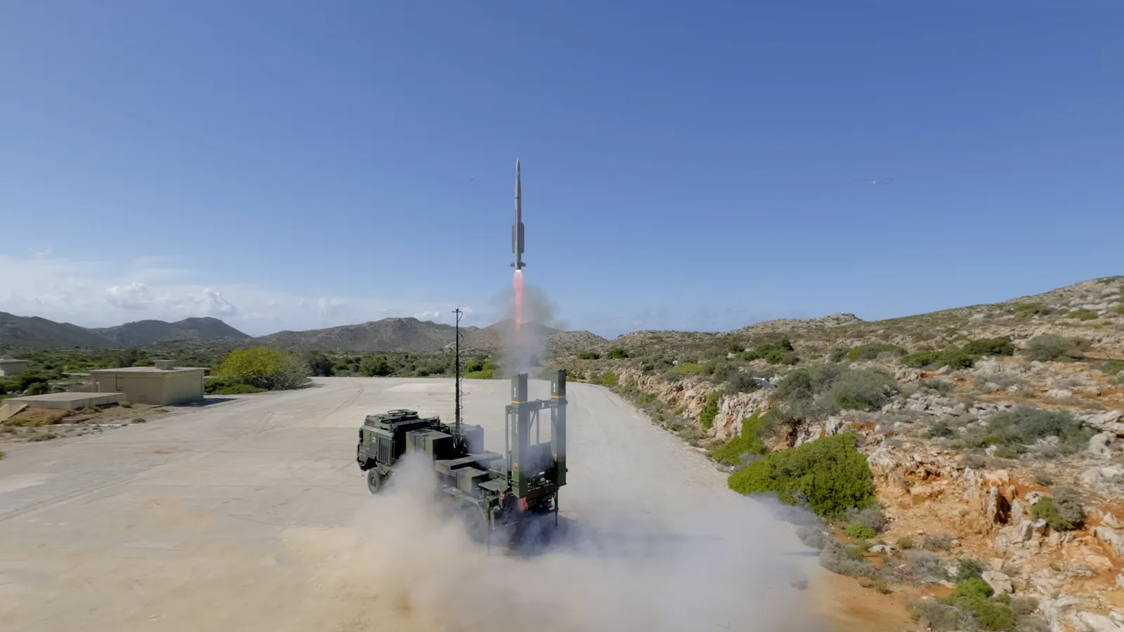Start eines IRIS-T SLM Lenkflugkörpers von Diehl Defence auf dem NATO-Schießplatz NAMFI auf Kreta