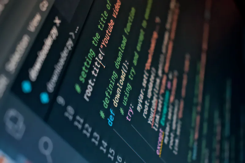 Spionagesoftware Zeilen von Programmcode auf einem Bildschirm