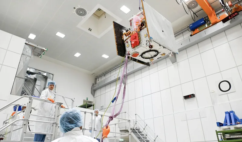 Satellitenbau in Bayern: Eindrücke der Produktion von Reflex Aerospace.