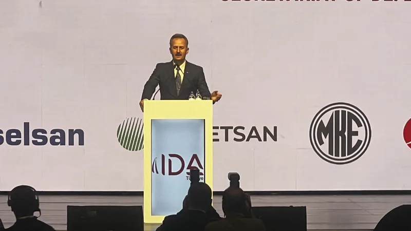 Prof. Dr. Haluk Görgün, der Präsident der türkischen Rüstungsindustrie SSB, hielt ein Grußwort.