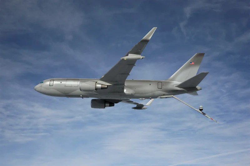 The original Boeing 767 tanker concept for the US Air Force had drag-reducing winglets and different wing-mounted wing-aerial refuelling pods (WARPs). Development of these was slow and the first 18 KC-46s were equipped with the boom and centerline drogue, but initially without the WARPs.