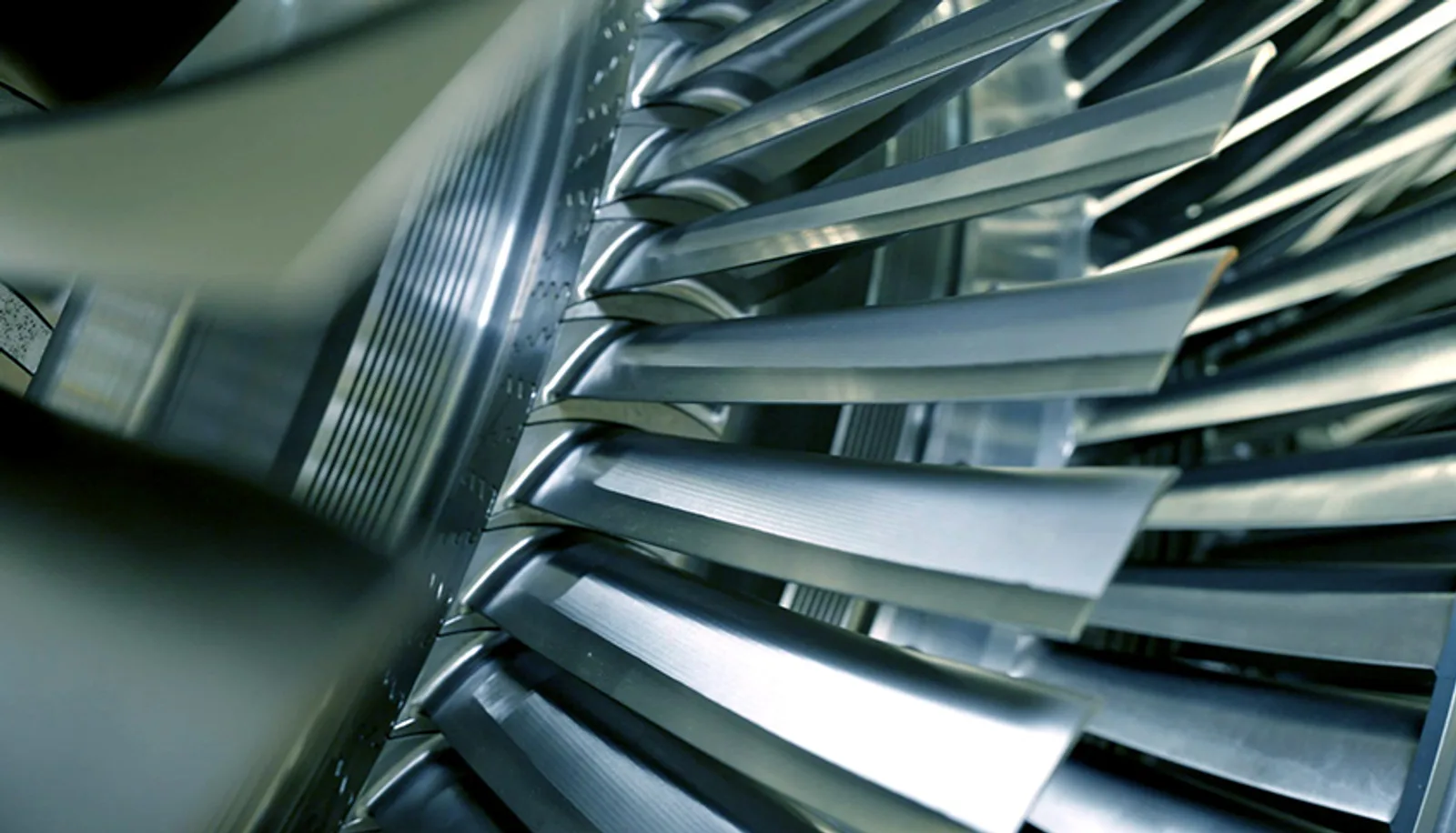 Nahaufnahme eines additiv gefertigten Turbinenrotors von GEFERTEC mit erkennbarer Struktur der metallischen Schaufelkränze, Lieferketten