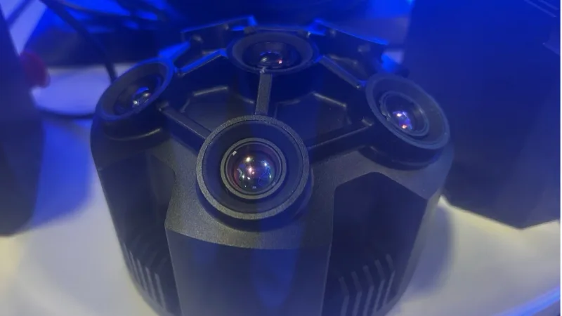 360-Grad-Kamerasystem von Maris-Tech mit ringförmig angeordneten optischen Linsen und integrierten Kühlkörpern