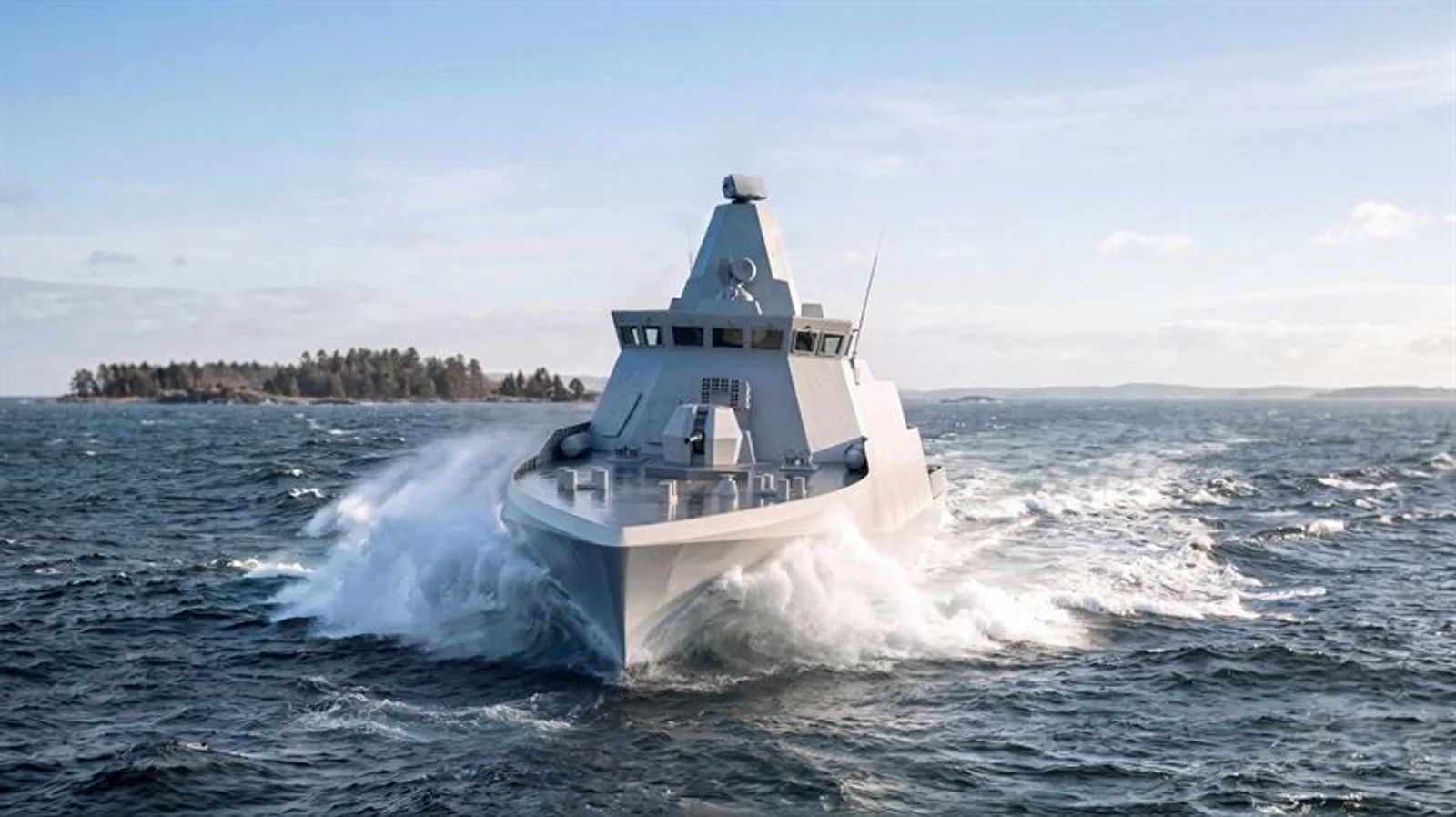 Korvette der schwedischen Visby-Klasse mit 57-Millimeter-Geschütz bei schneller Fahrt in Küstengewässern